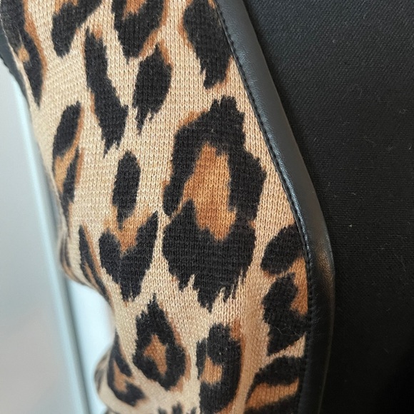 Chico’s Faux Leather Trim Longline Cardigan Vest Size 1 100% Cotton Animal Print - Picture 5 of 8